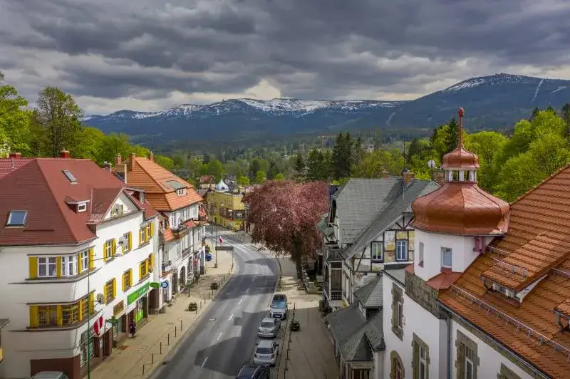 Gdzie leży Szklarska Poręba? Odkryj jej lokalizację i atrakcje