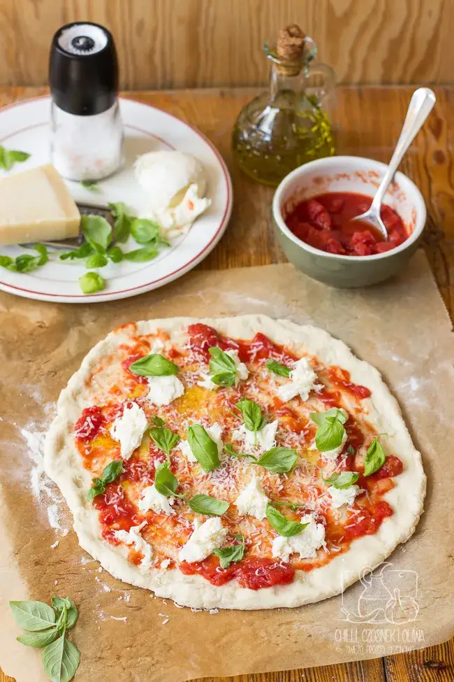 Jak zrobić ciasto na pizzę - najlepszy przepis krok po kroku bez błędów