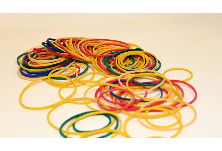 Jak zrobić wisiorek z gumek - proste kroki, które zaskoczą każdego