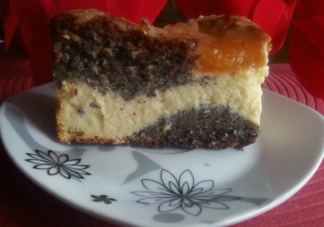 Przepisy na ciasto serowo makowe, które zachwycą Twoich gości