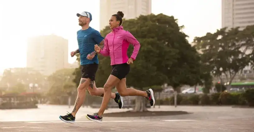 Jakie powinny być buty do biegania, aby uniknąć kontuzji?