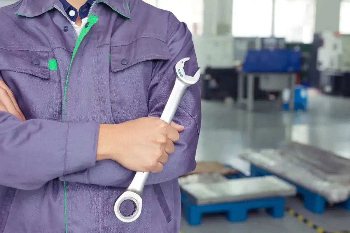 Ile zarabia właściciel warsztatu samochodowego? Zaskakujące fakty i koszty