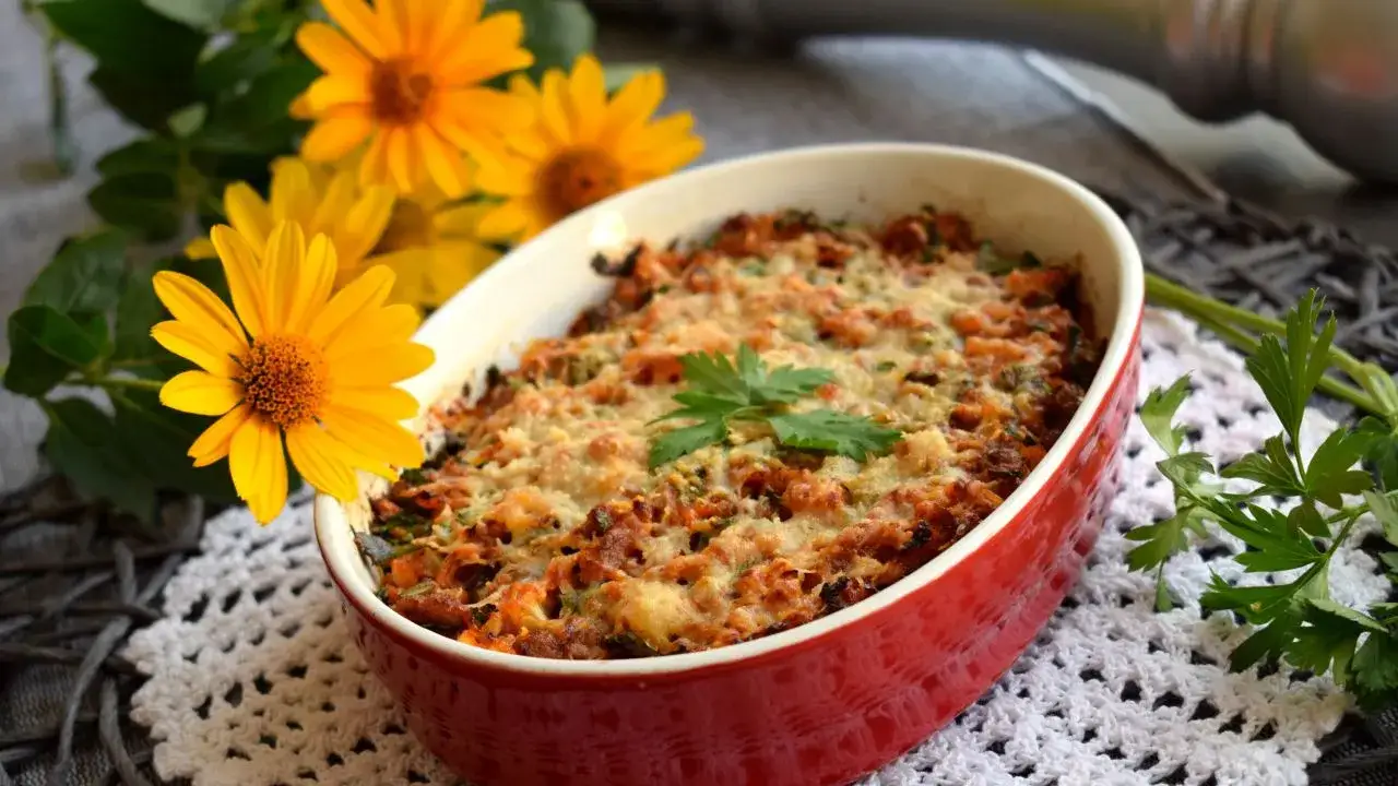 Pyszna zapiekanka z kapusty włoskiej – łatwy przepis na obiad