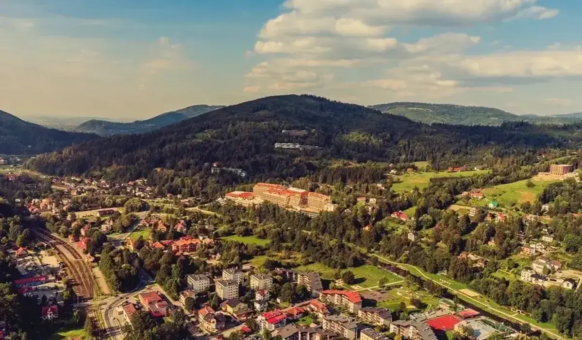 Ile hoteli ma Gołębiewski? Sprawdź aktualną liczbę i lokalizacje