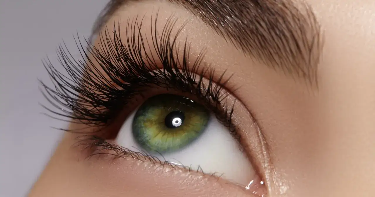 Czy wyrwane rzęsy odrastają? Oto co musisz wiedzieć o ich regeneracji