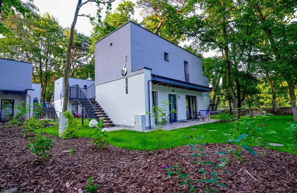 Tanie noclegi nad morzem 2026: Jak znaleźć i zaoszczędzić?