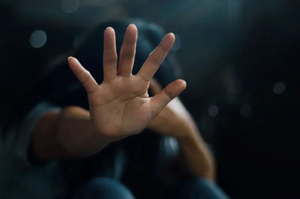 Objawy osoby chorej psychicznie – jak je rozpoznać i zrozumieć