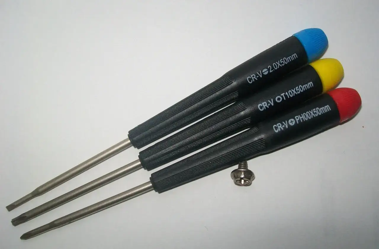 Jakie śrubokręty do warsztatu – wybierz najlepsze narzędzia dla siebie