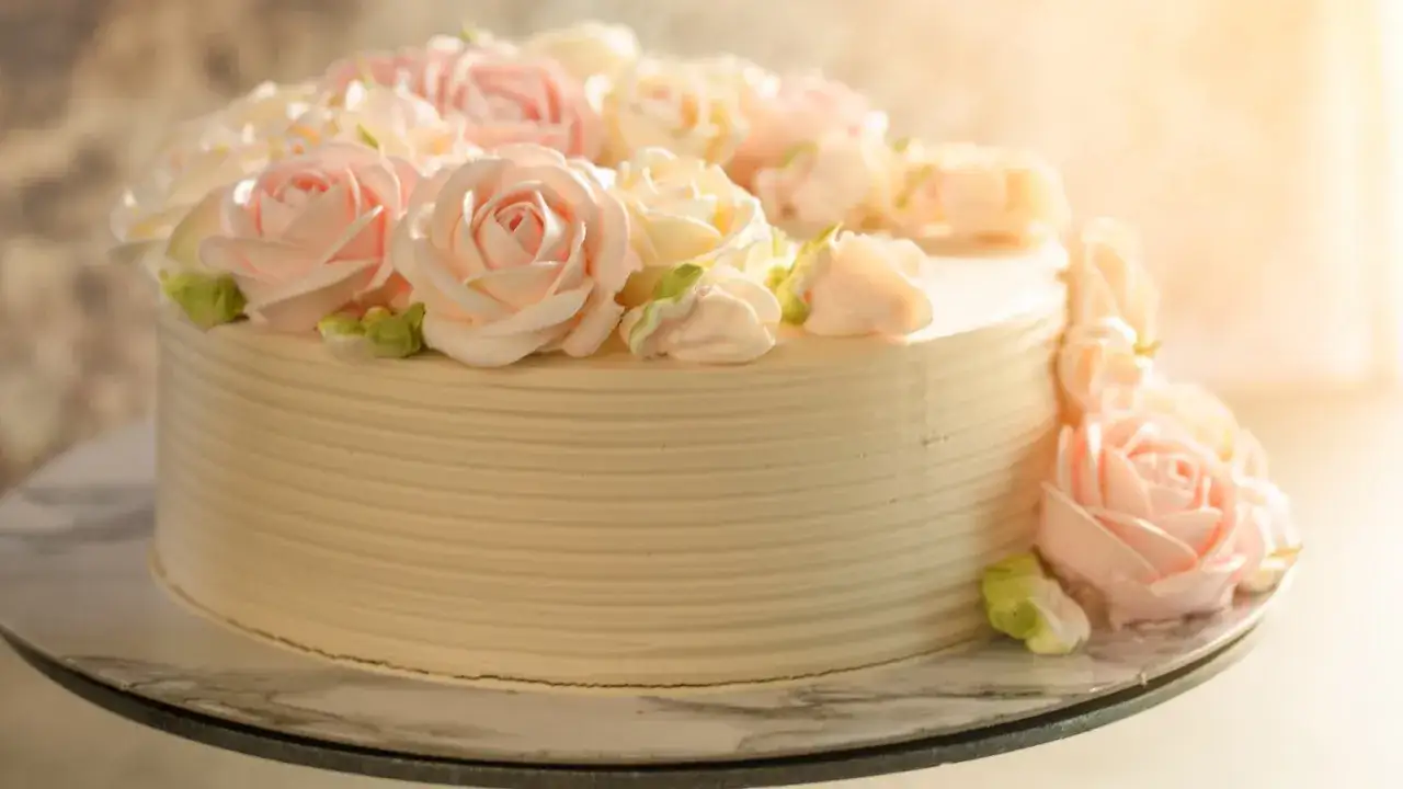 Jak zrobić krem do tortu - proste przepisy na pyszne smaki