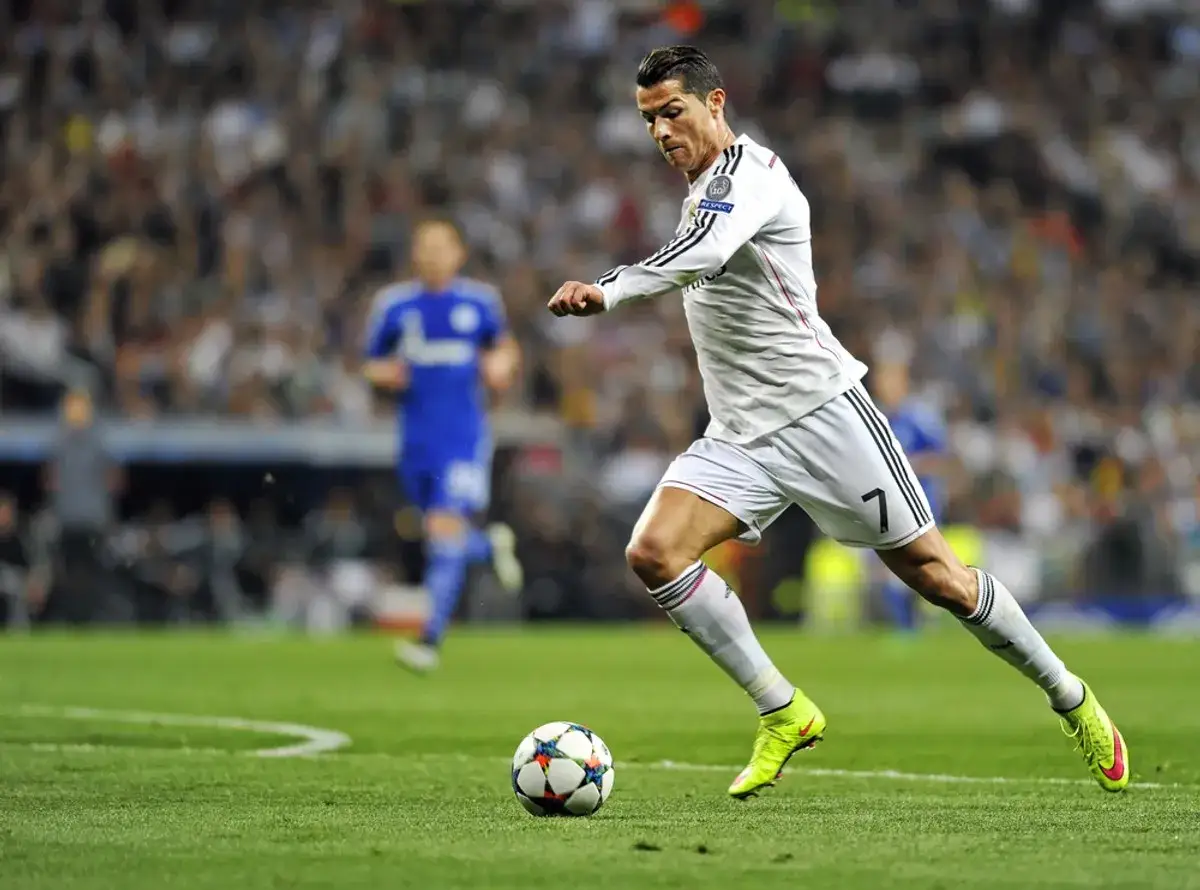 Cristiano Ronaldo wzrost - jak jego wysokość wpływa na grę?