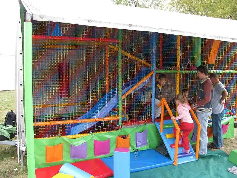 Małpi Gaj Tarnowskie Góry: Wszystko, co musisz wiedzieć o zabawie!