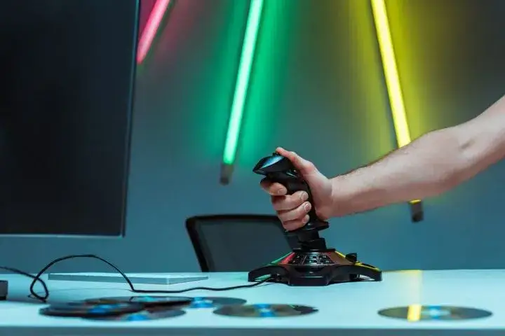 Najlepsze joysticki do PC: Wybierz idealny model dla siebie
