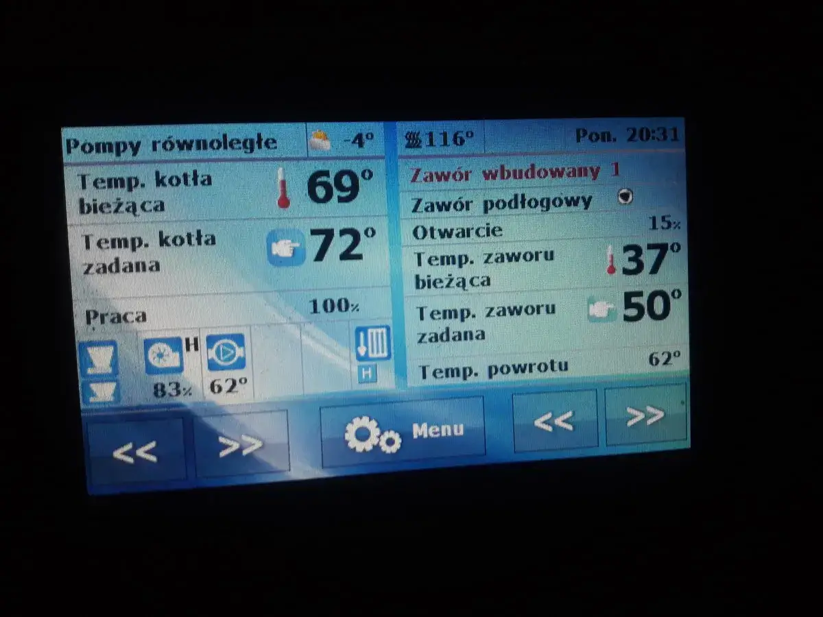 Ustawienie zaworu mieszającego do podłogówki: otwarcie 15%, temp. bieżąca 37°, zadana 50°.