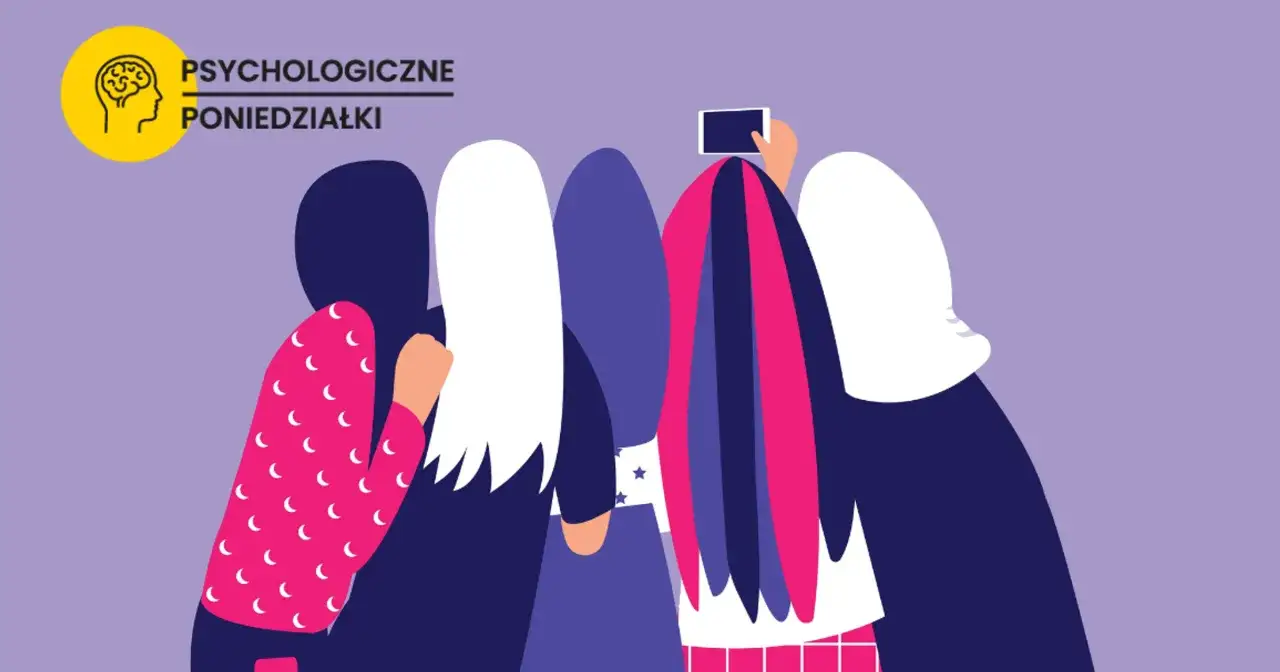 Grupa przyjaciółek robi sobie selfie. Dowiedz się, jak znaleźć przyjaciela, dzięki psychologicznym poniedziałkom.