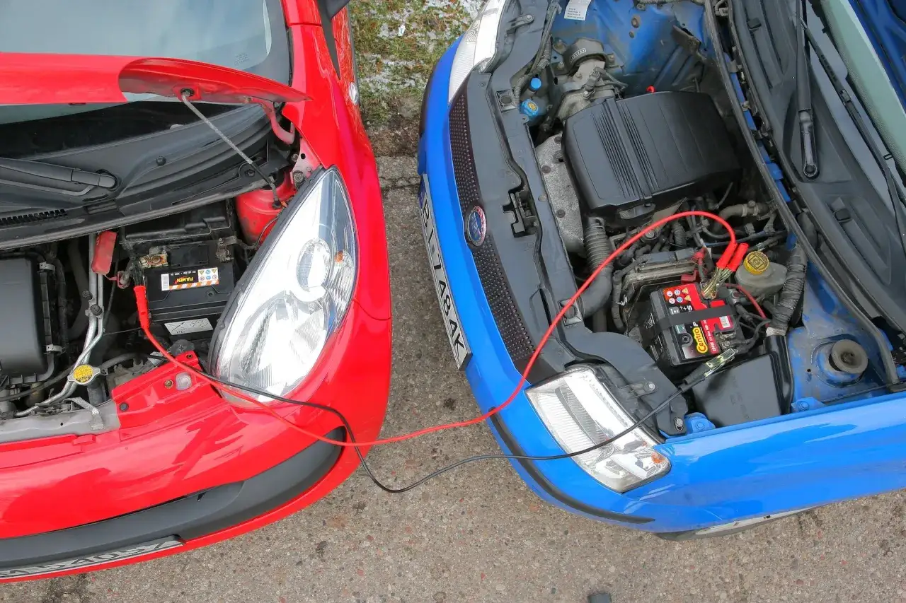 Jak odpalić auto na kablach - uniknij najczęstszych błędów i zagrożeń