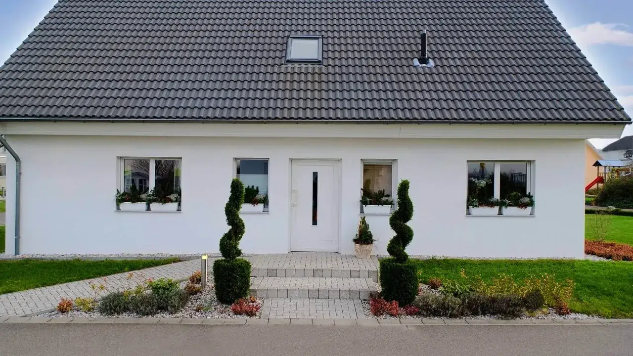 Kiedy najlepiej robić elewację? Uniknij błędów i wybierz idealny czas na prace!