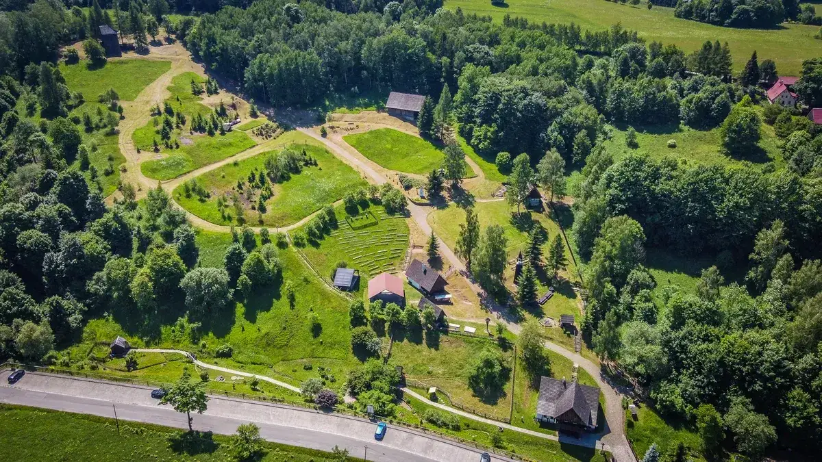 Skansen Kudowa-Zdrój: Godziny, bilety, atrakcje. Jak zaplanować wizytę?