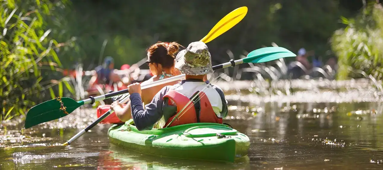 Czy kajaki są wywrotne? Poznaj czynniki wpływające na stabilność