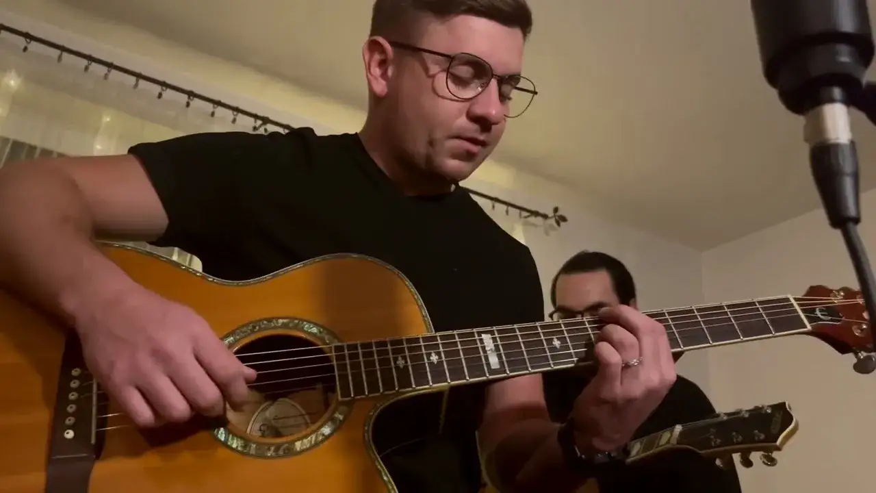 Tekst piosenki czekam na wiatr co rozgoni - analiza i znaczenie