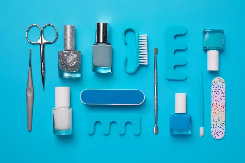 Co jest potrzebne do manicure? Odkryj niezbędne narzędzia i produkty