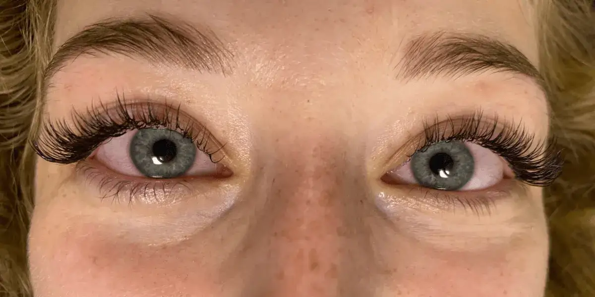 Jak wyglądają rzęsy 1 do 1? Efekt, który Cię zaskoczy!