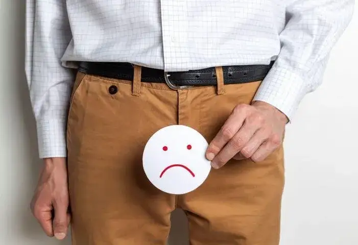 Niedobór testosteronu: objawy fizyczne i psychiczne. Kiedy się martwić?