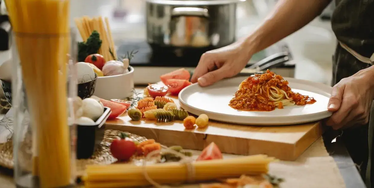 Gdzie na obiad w Warszawie? Smaki, ceny, dzielnice Twój przewodnik