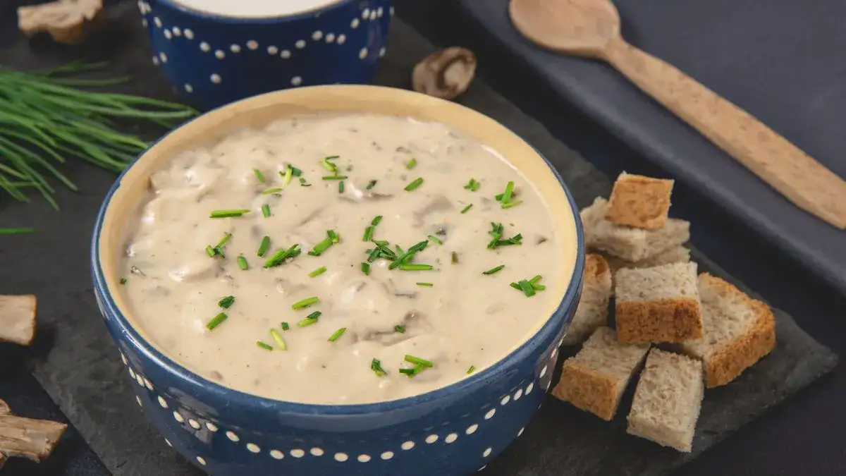 Zupa krem z pieczarek: Prosty przepis na aksamitny smak