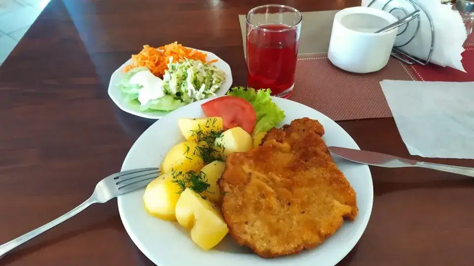 Gdzie zjeść w Grzybowie? Najlepsze miejsca na smaczne jedzenie