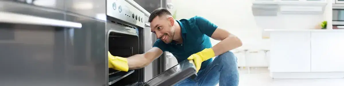 Jak włączyć czyszczenie piekarnika Electrolux i uniknąć trudnych zabrudzeń