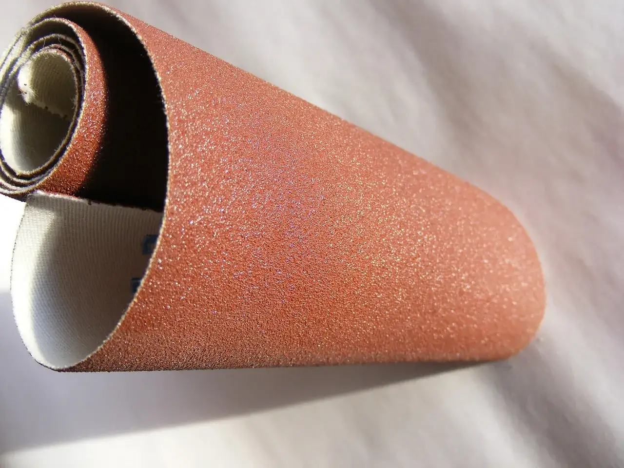 Papier ścierny do gipsu: Gładkie ściany krok po kroku.