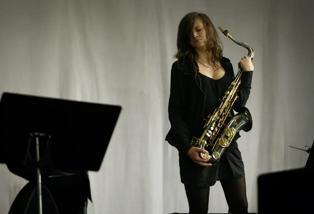Jak nastroić saksofon altowy: proste kroki do idealnego brzmienia