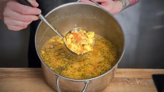 Ile grochu do zupy? Poznaj idealne proporcje i triki mistrzów