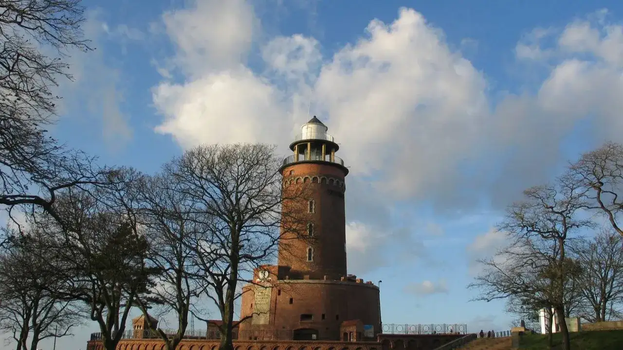 Kołobrzeg latarnia ile schodów - zaskakujące fakty o latarni morskiej