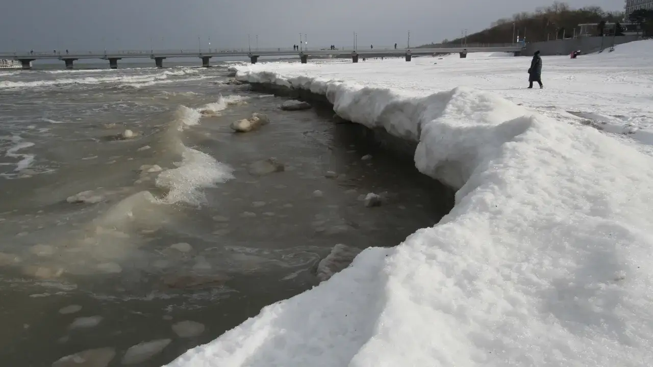 Czy Bałtyk zamarza? Rzadkie zjawisko i jego wpływ na środowisko