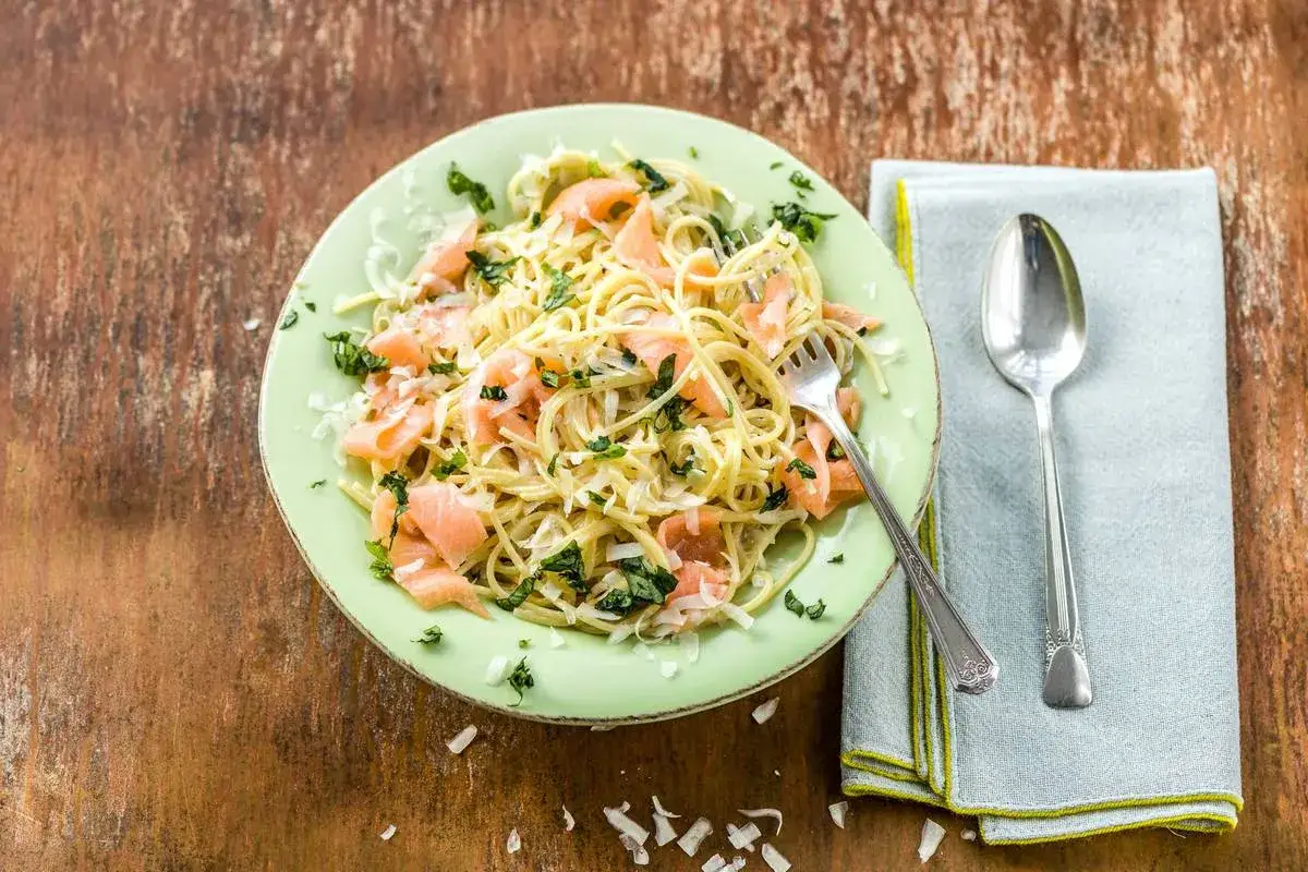 Pasta mit Räucherlachs: In 20 Min. zum perfekten Genuss