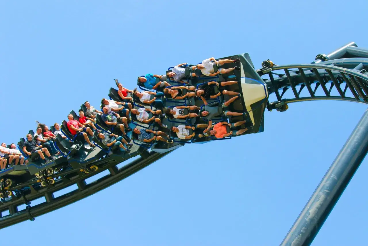 Od jakiego wzrostu jest Hyperion? Sprawdź, czy możesz wsiąść na roller coaster