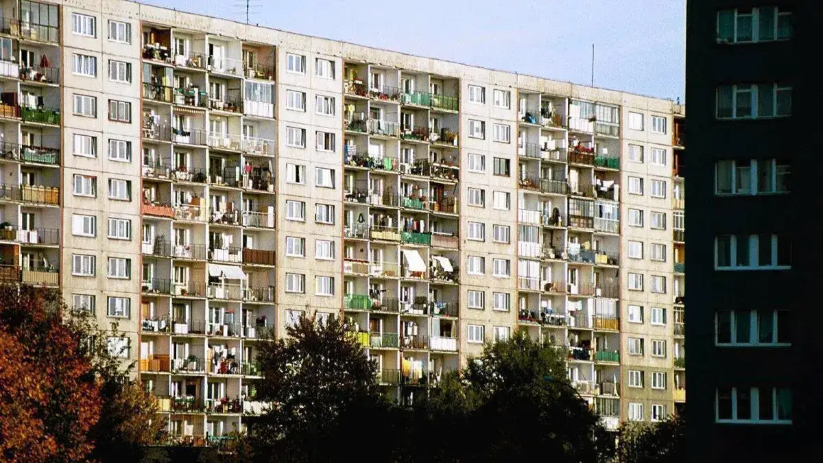 Z czego budowano bloki? Poznaj materiały i technologie z lat 60