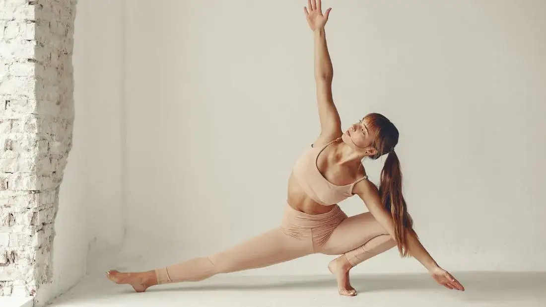 Czy rozciągać się po treningu siłowym? Poznaj kluczowe korzyści