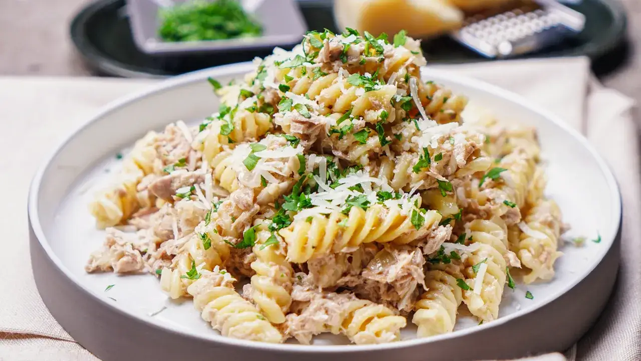 Ihr schnelles Nudel-Thunfisch-Rezept: So gelingt es perfekt!
