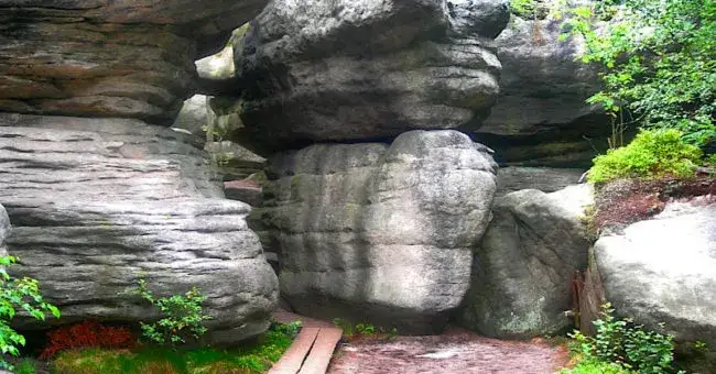 Błędne skały w Sudetach - fascynujący labirynt skalny i punkt widokowy