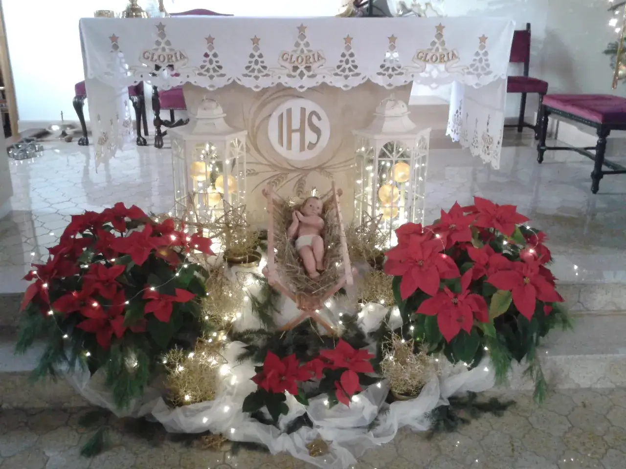 Jak udekorować kościół na Boże Narodzenie, by stworzyć magię świąt