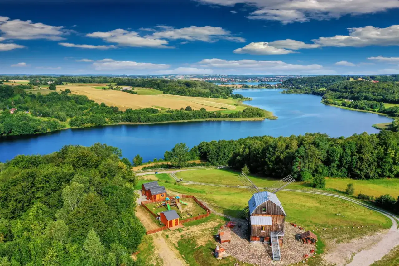Sulęczyno atrakcje, które zaskoczą każdego turystę w regionie Kaszub