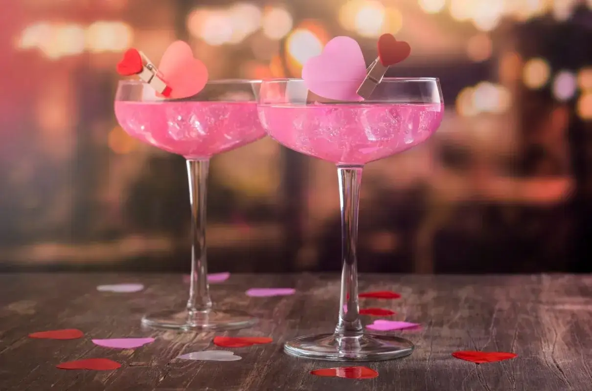 Najlepsze walentynkowe drinki, które oczarują Twoją drugą połówkę