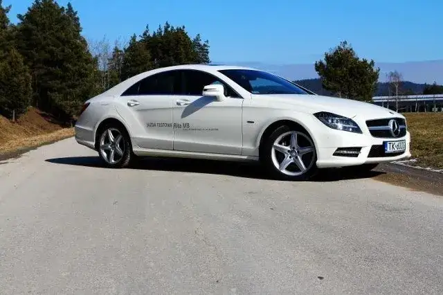 Mercedes-Benz CLS AMG - szczegółowe dane, osiągi i porównania modeli