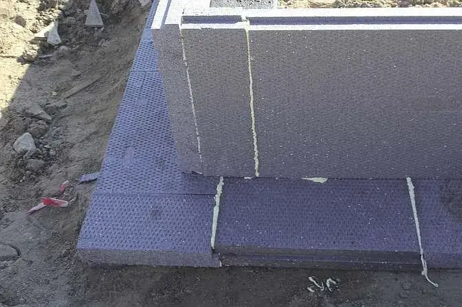 Ile styropianu na fundament? Kluczowe grubości dla skutecznej izolacji