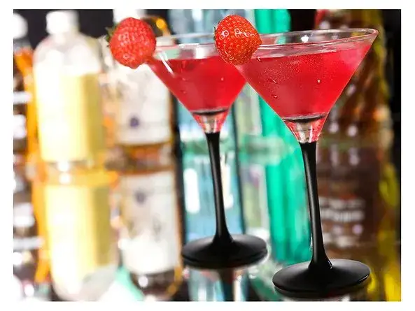 Najlepsze drinki z Red Label, które musisz spróbować w domu