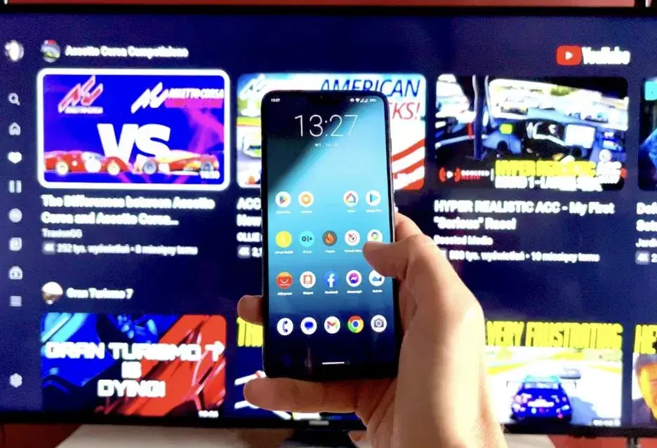 Jak przekazać obraz z telefonu na telewizor bez problemów i stresu