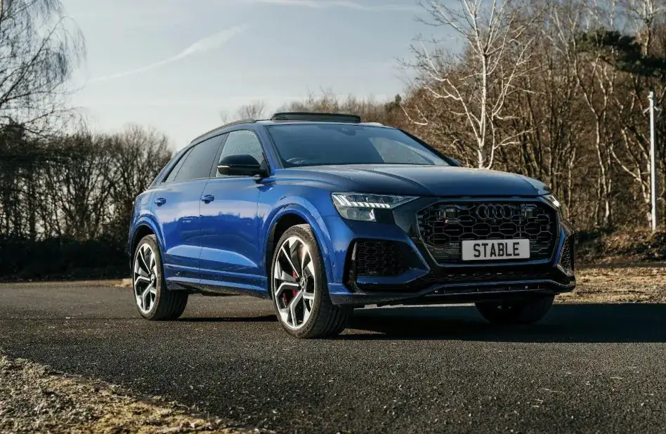 Zwykły uczestnik wygrywa luksusowe Audi RSQ8 w loterii Buddy: Historia Patryka z Włocławka