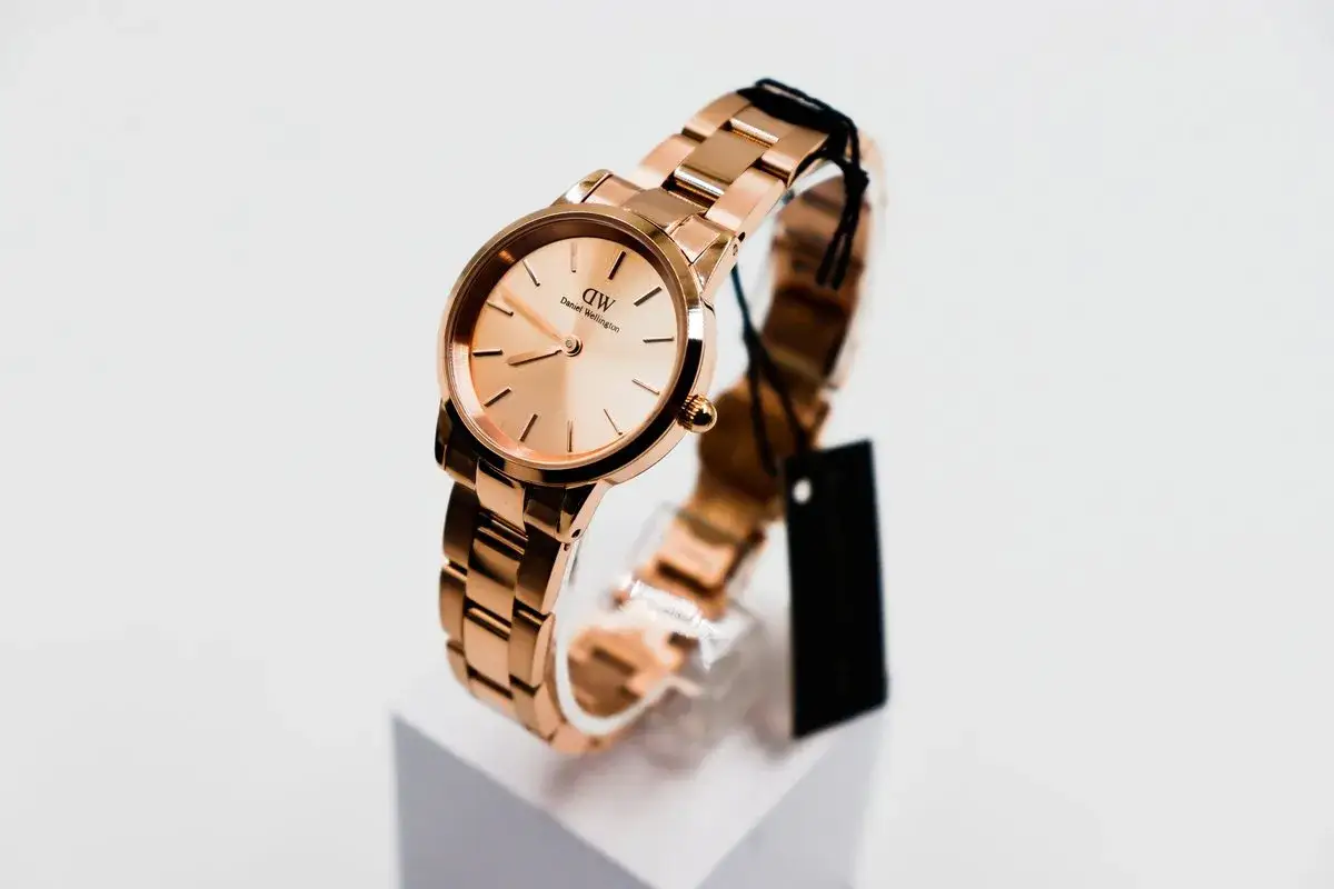 Daniel Wellington damski: Idealny zegarek, kolekcje, jak rozpoznać oryginał?